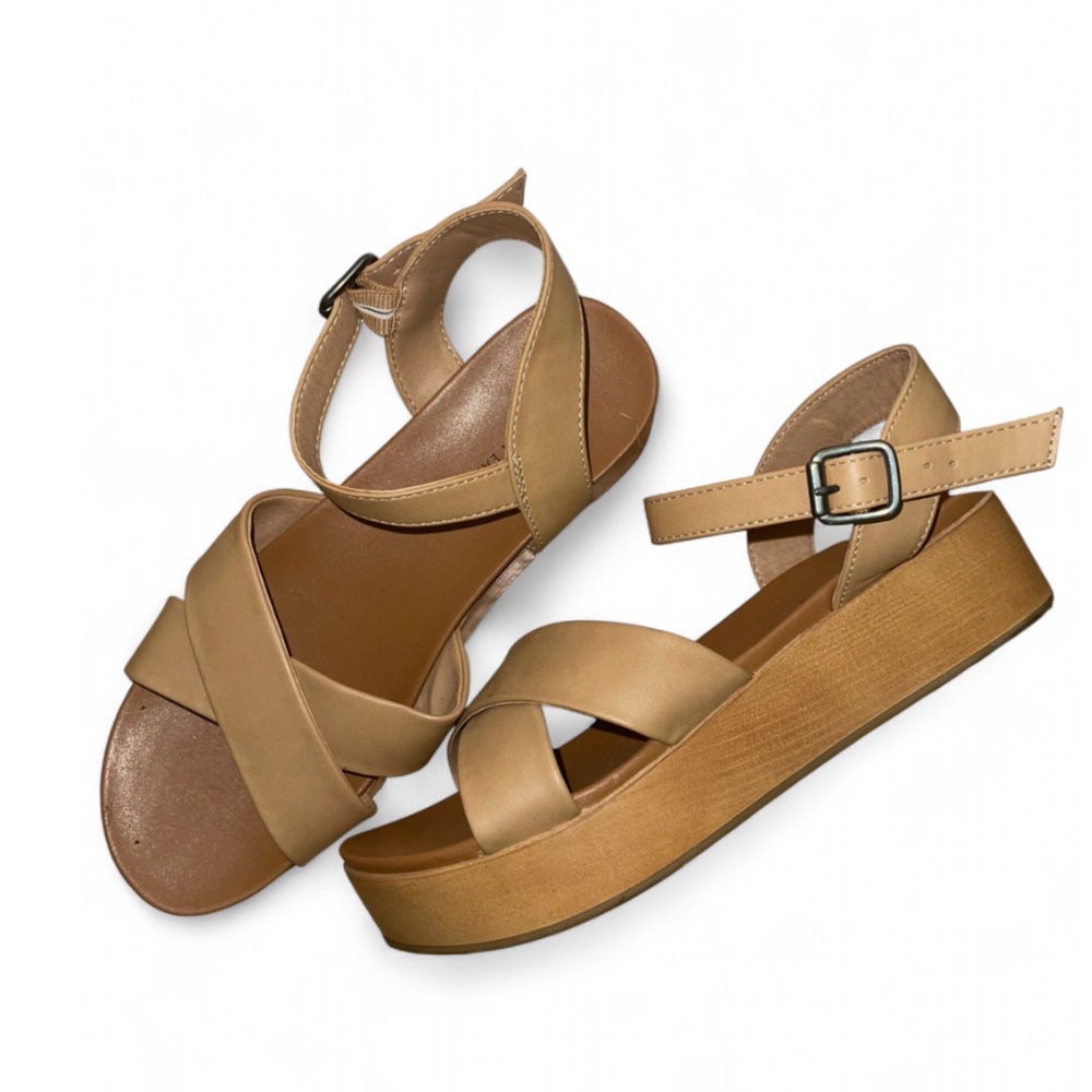 American Eagle Outfitters Sandals